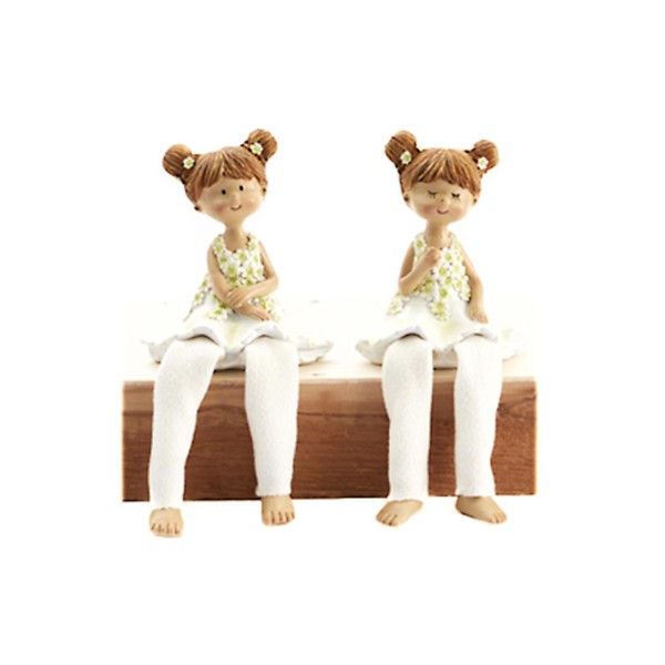 Chica sentada vestido